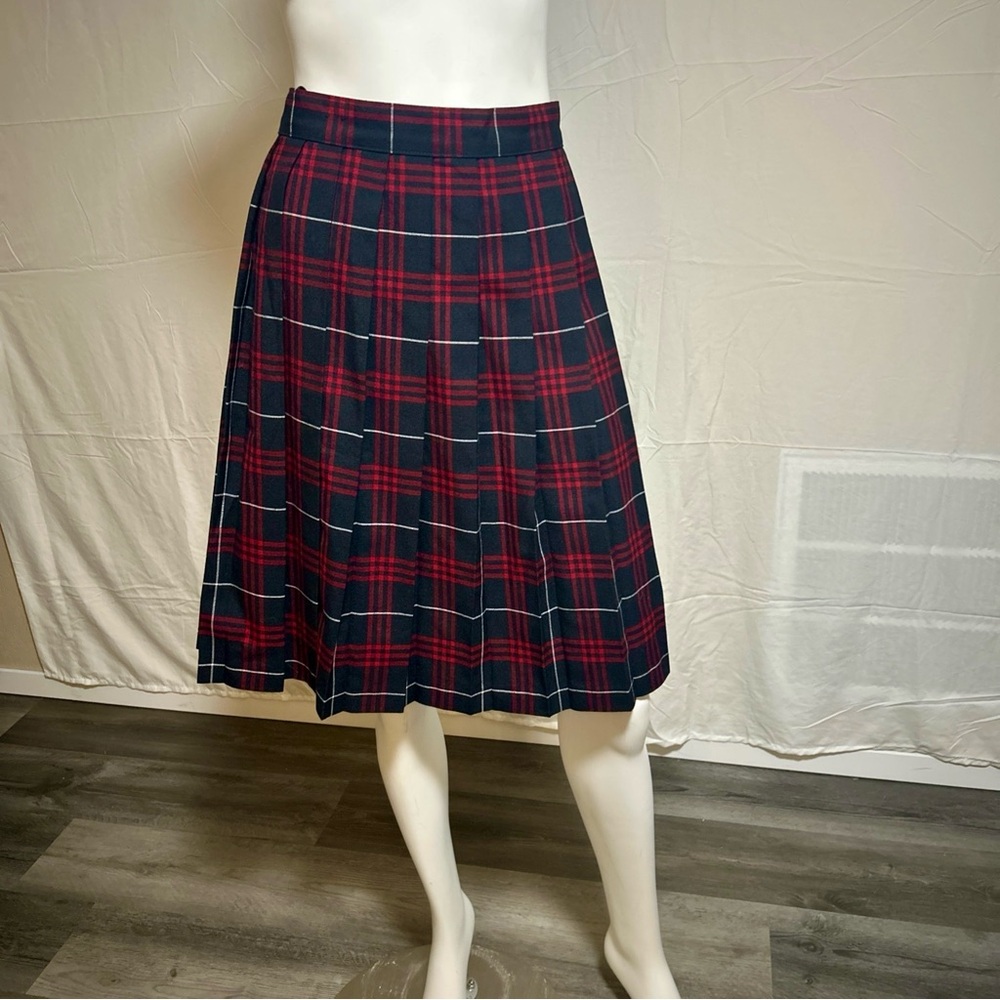 French Toast Women’s Plaid Skirt Dark Navy Black Red White Size 18.5 Adjustable